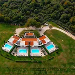 Royal Villa Nin